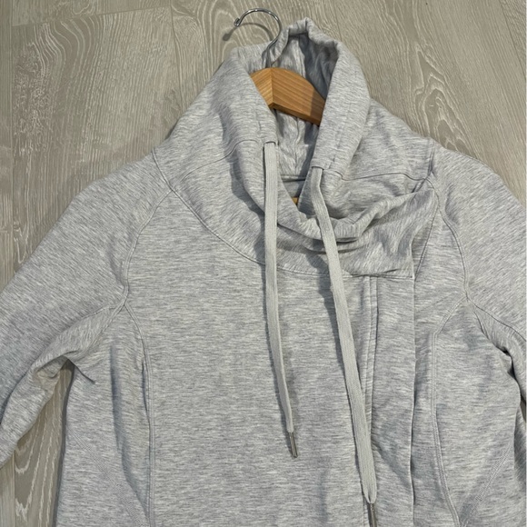 Lululemon Coast Easy Wrap Heathered Core Ultra Light Grey size 6 - Picture 10 of 16